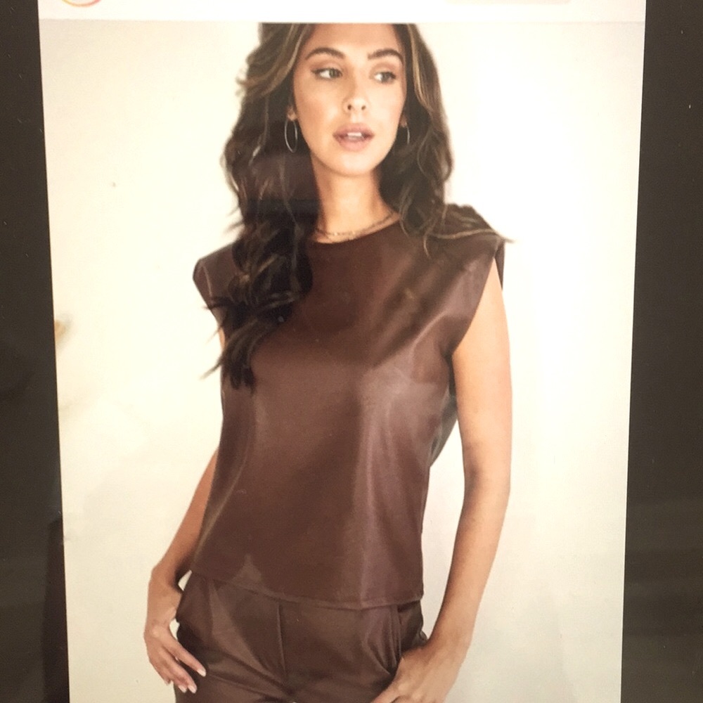 Venti 6 brown faux leather top NWT